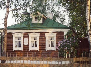 бревенчатый дом, где родился и жил Есенин